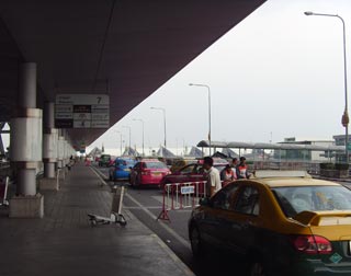 Flughafen Bangkok, Taxis