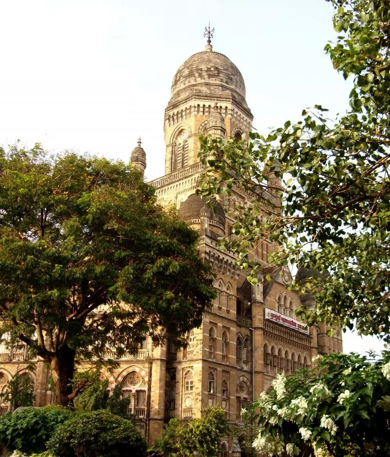 Mumbai (c) Larisa